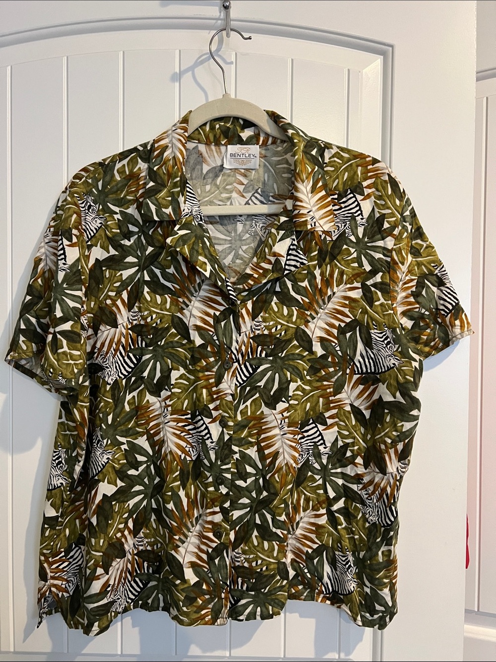Bentley Green Tropical Print Women's Short-Sleeve Blouse